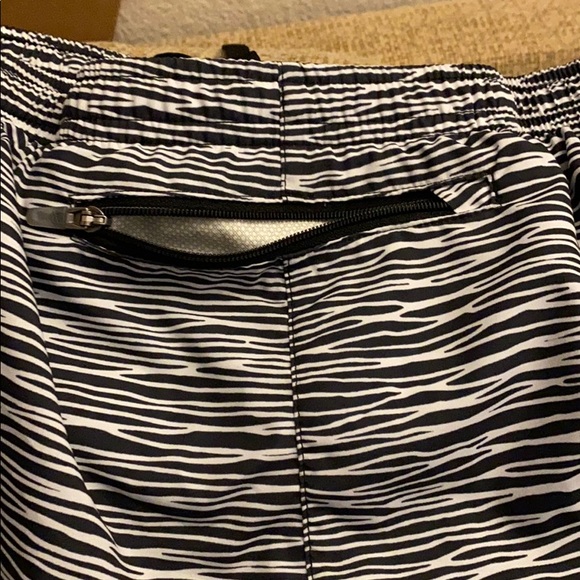 Shorts - Picture 3 of 4